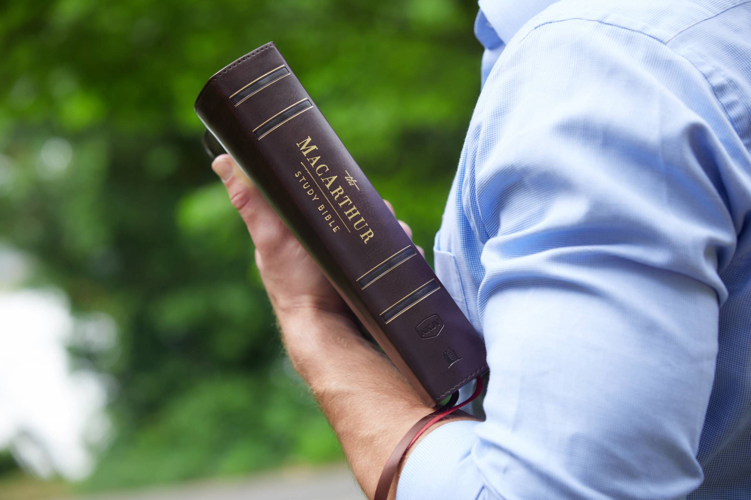 5-life-changing-bibles-from-5-beloved-pastors-thomas-nelson-bibles