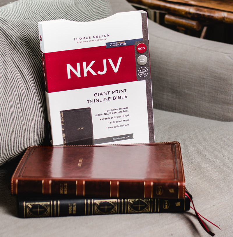 NKJV Thinline Bible Giant Print